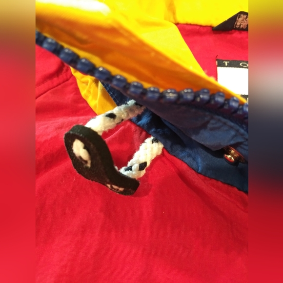 Tommy Hilfiger Spellout Jacket. VTG. 90's. Excellent Condition. Size XL - Picture 9 of 12